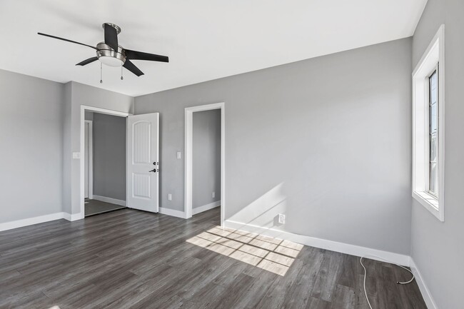 Building Photo - Beautiful 1BR 1BA Unit with Attached 1-Car...