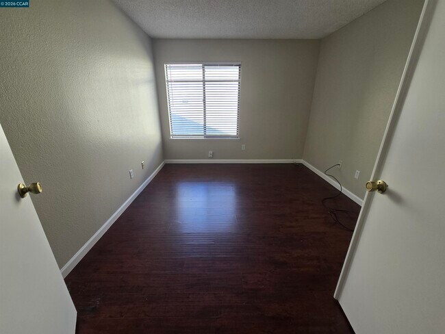 Building Photo - 155 Dartford St