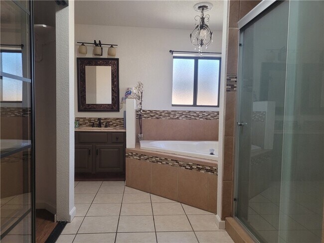 Building Photo - 3835 Smoketree Cir