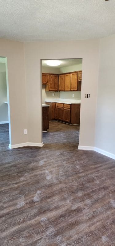 Building Photo - 5566 Kentwood Dr