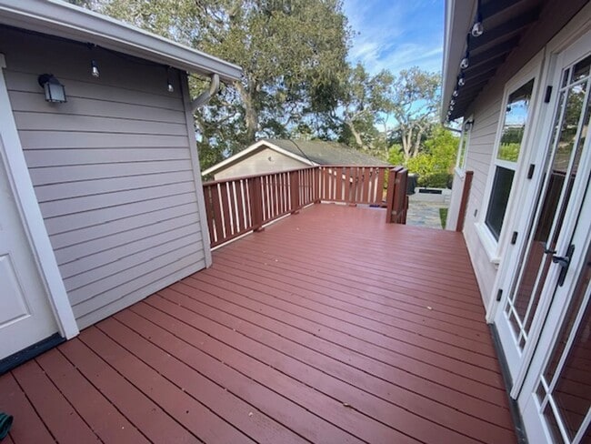 Building Photo - 1122 Miles Ave