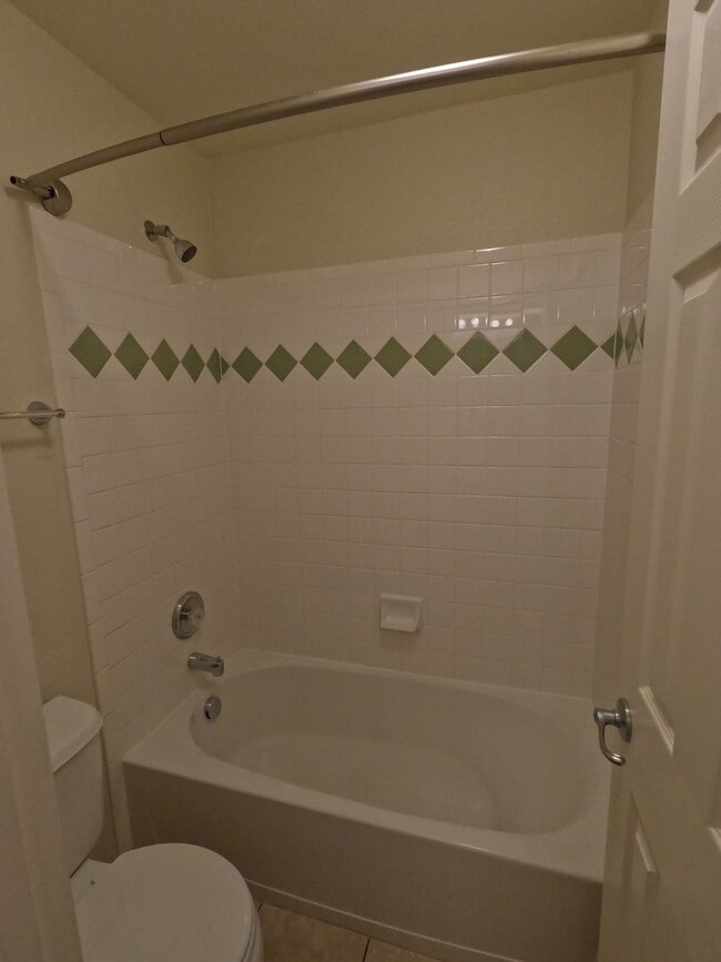 Building Photo - 2215 Harvest St