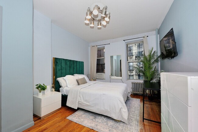 Building Photo - 173 E 91st St