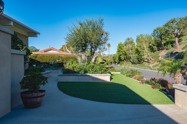 Building Photo - 11141 Limetree Dr