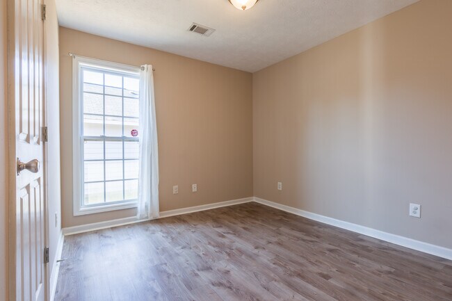 Building Photo - 413 Spurlin Ct