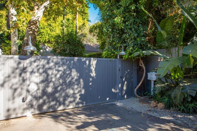 Building Photo - Fully Furnished Hollywood Hills Retreat | Private, Gated, Monthly Rental