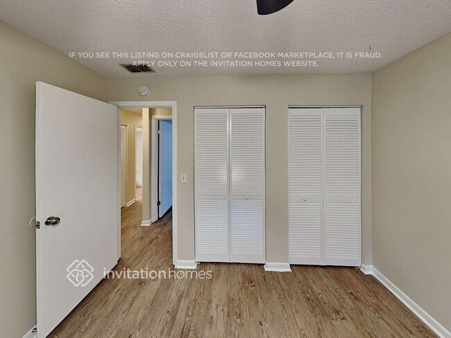 Building Photo - 1463 Oak Pl