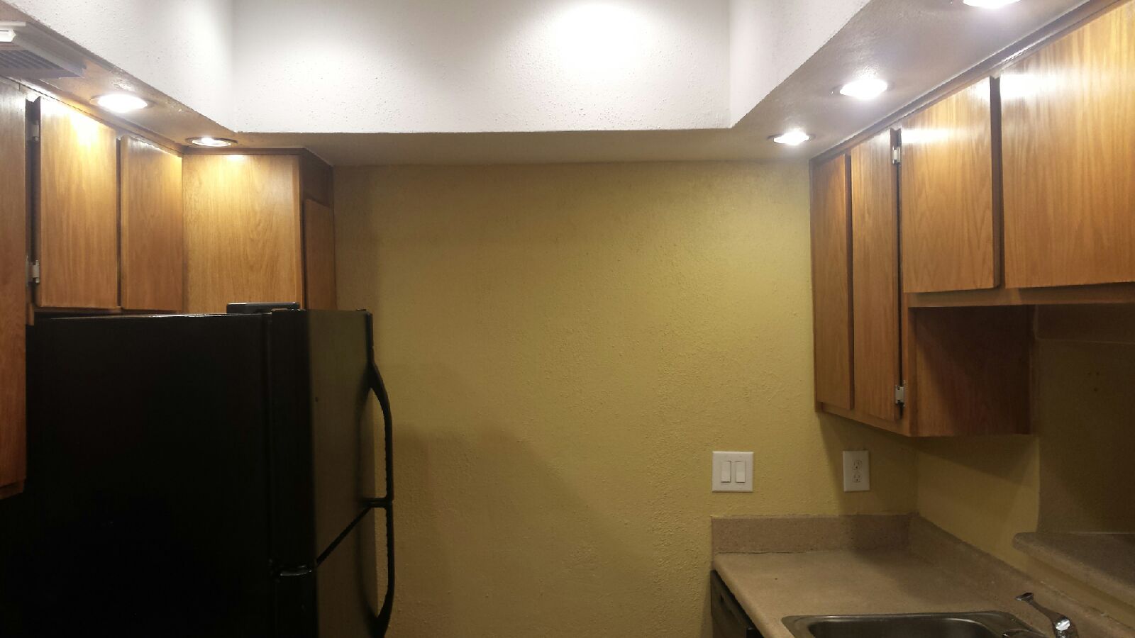 Building Photo - 2820 S Bartell Dr
