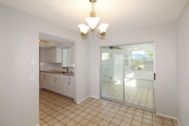 Building Photo - South Venice Annual Home for Rent