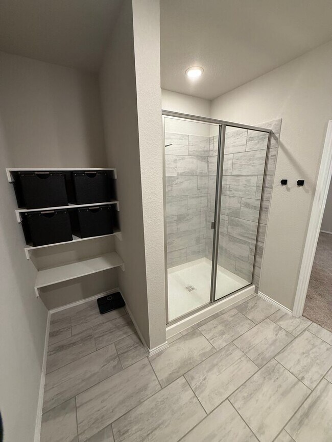 Building Photo - NEW 4 Bedroom in Joshua ISD. Move in special for the end of the year!