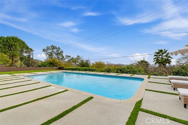 Building Photo - 1764 E Loma Alta Dr