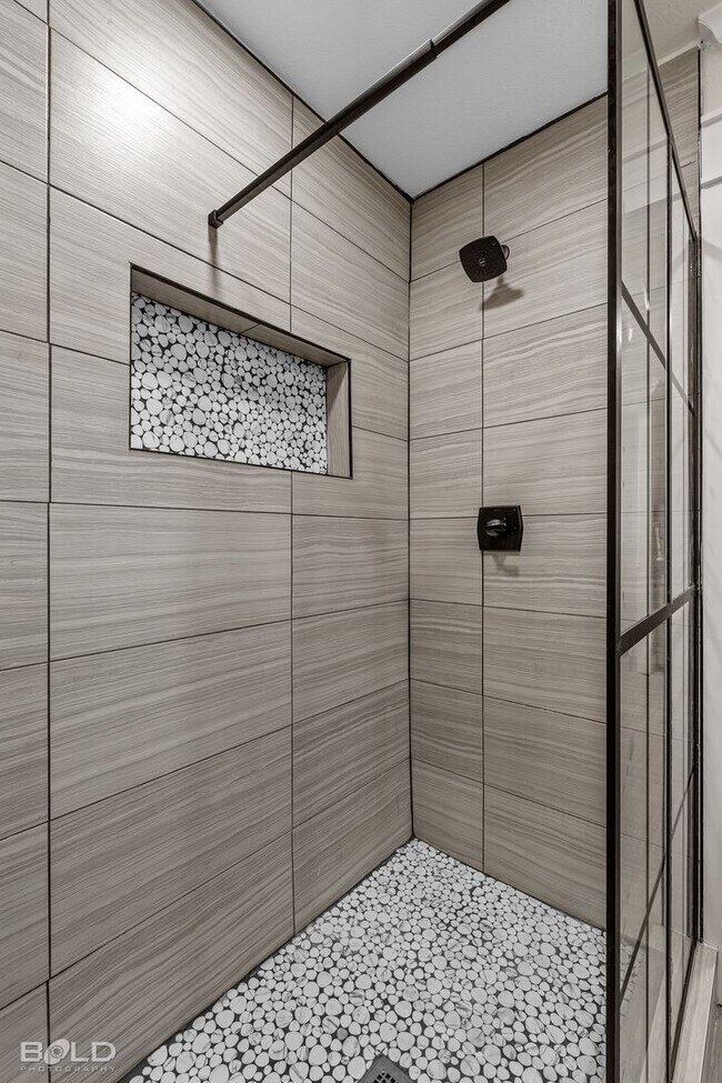 Building Photo - 1606 Joy Dr