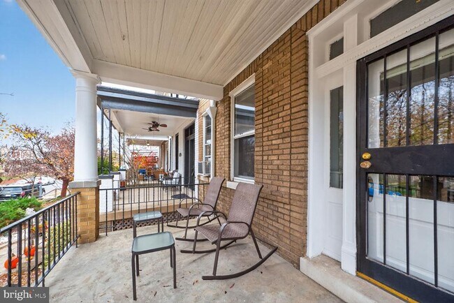 Building Photo - 517 Quincy St NW