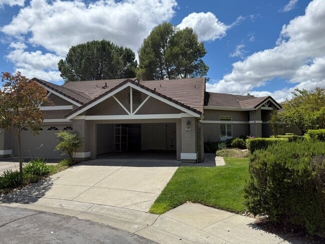 Building Photo - Gated Unique Remodeled 3 Bedroom w/ Golf Course Views in Rancho Solano