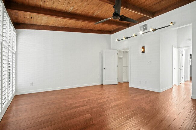 Building Photo - 1133 24th St