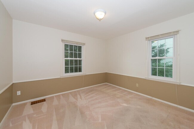 Building Photo - 6825 Xerxes Ave S