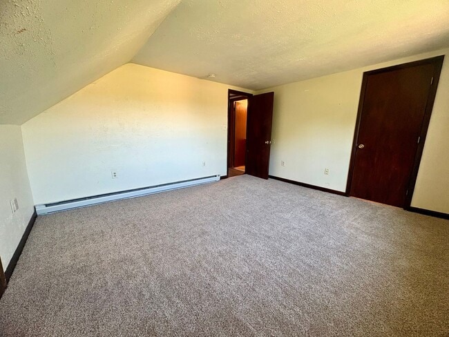 Building Photo - 3630 Colebrook Rd