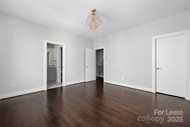 Building Photo - 1008 Westbrook Dr