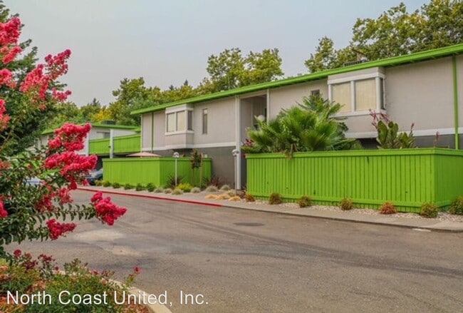 Building Photo - 2125 Fair Oaks Blvd
