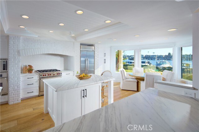 Building Photo - 2572 Bayshore Dr