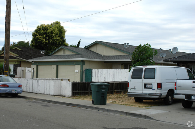 Primary Photo - 137-139 El Dorado Dr