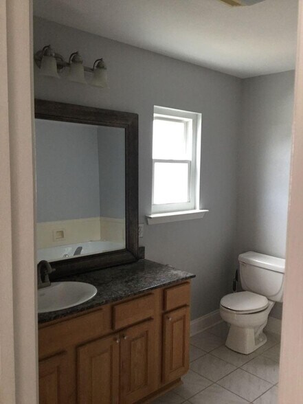 Building Photo - 112 Northshore Cir