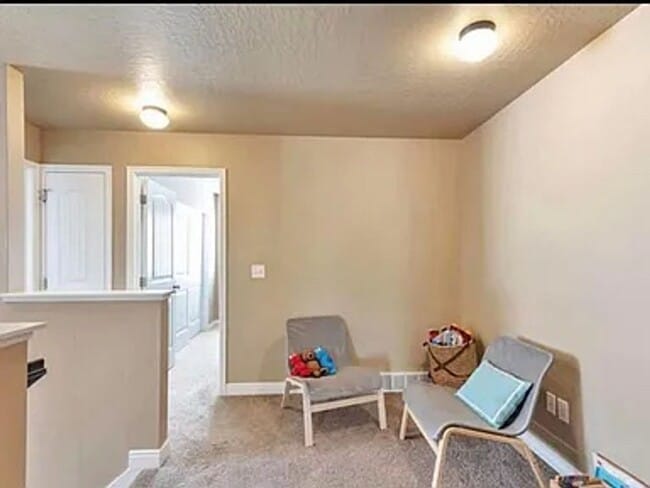 Building Photo - Spacious and Townhome Now Available!