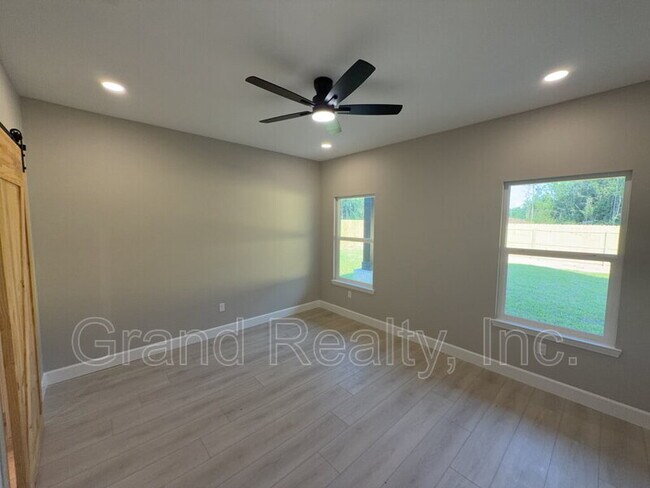 Building Photo - 6147 Beverly Ann Cir