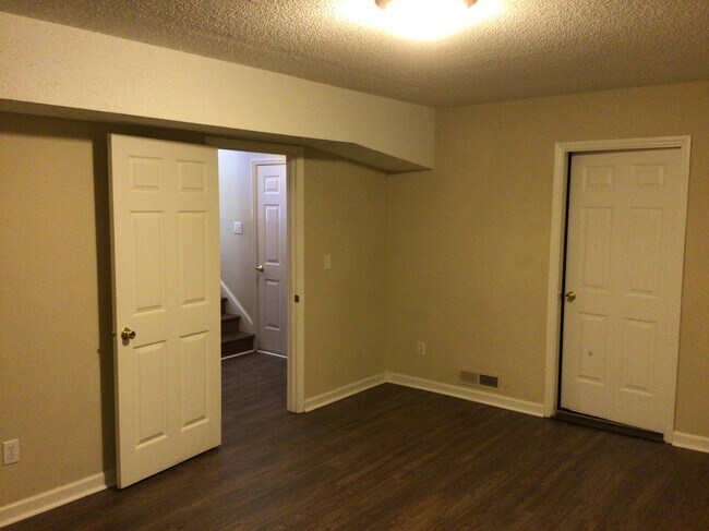 Building Photo - 140 Haven Grove Trl