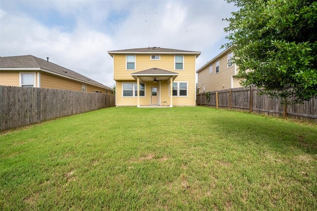Building Photo - 504 Twisted Oaks Ln