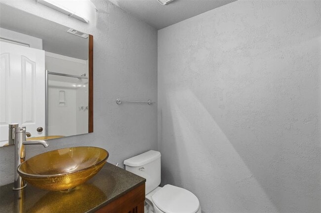 Building Photo - 5813 Miramonte Dr