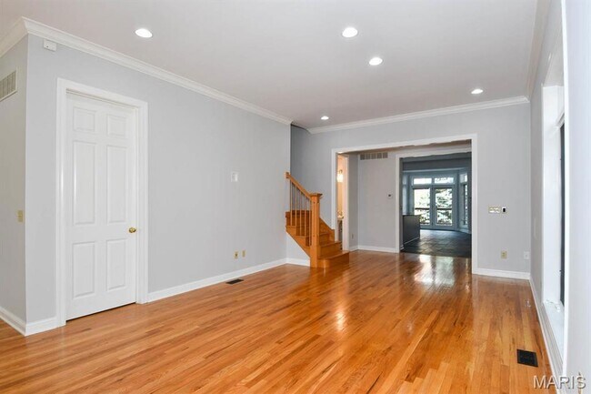 Building Photo - 20 Brighton Way