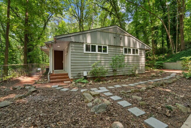 Primary Photo - Charming 2-Bed Home with Gleaming Hardwood...