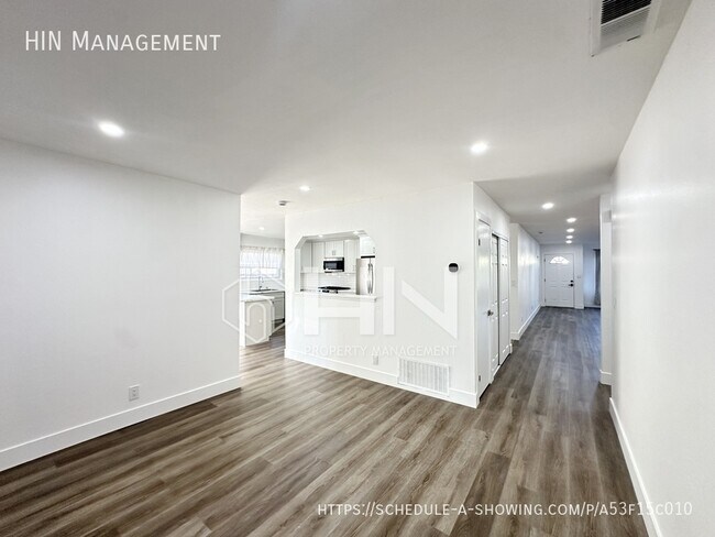 Building Photo - 5881 St Matthew Dr
