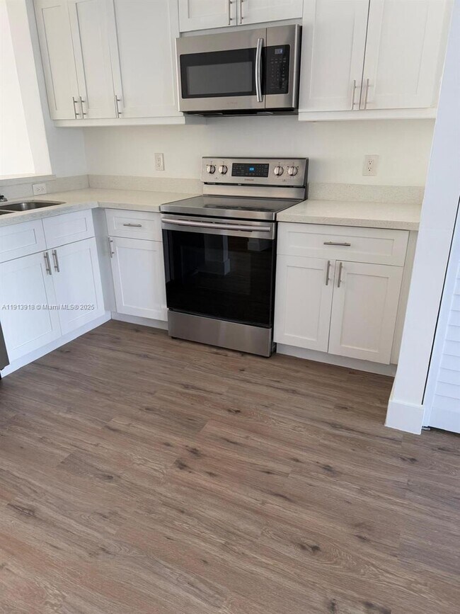 Building Photo - 16639 Hemingway Dr