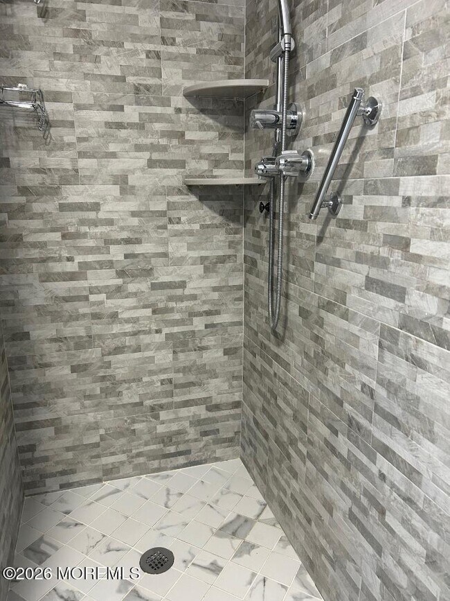 Building Photo - 122 Bodman Pl