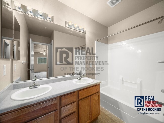 Building Photo - 2702 Rigden Pkwy