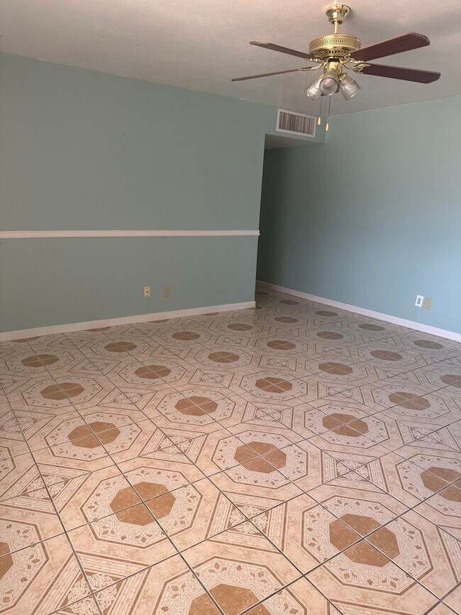 Building Photo - 3628 W Palmaire Ave