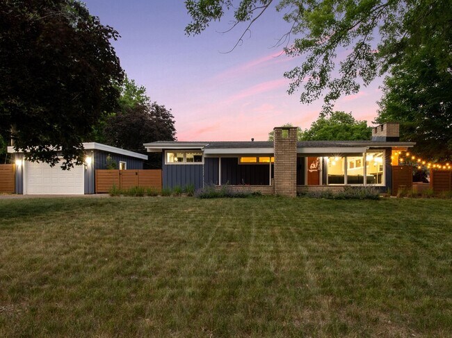 Building Photo - 6017 Halifax Ave S