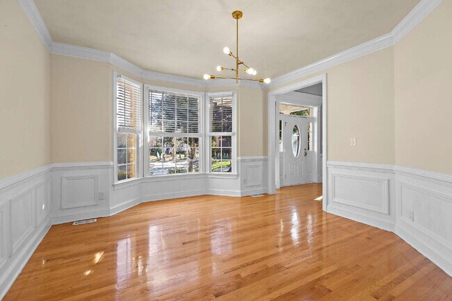 Building Photo - Founders Point