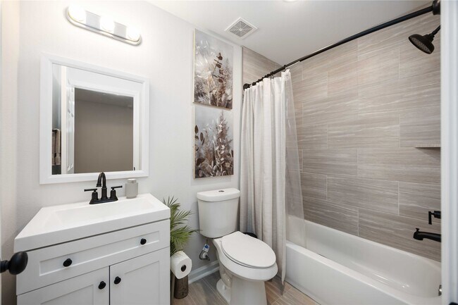 Building Photo - 5111 Firnat St