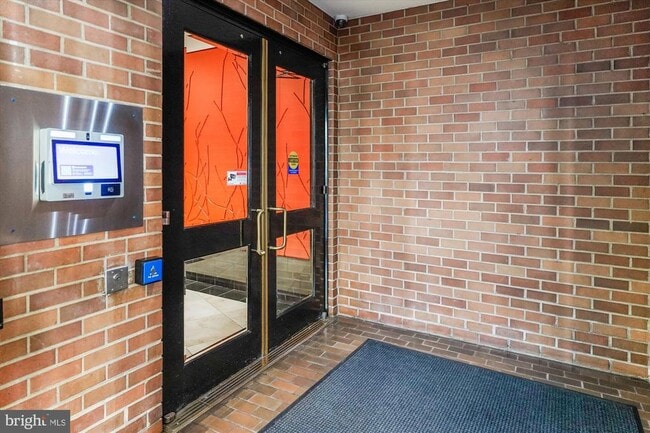 Building Photo - 1200 23rd St NW