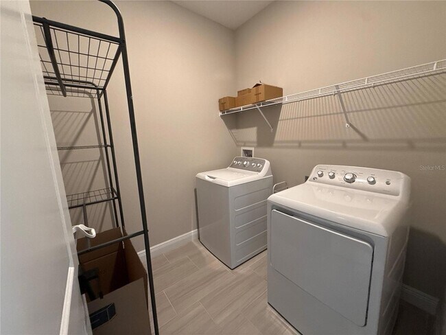 Building Photo - 3810 SE 4th Terrace