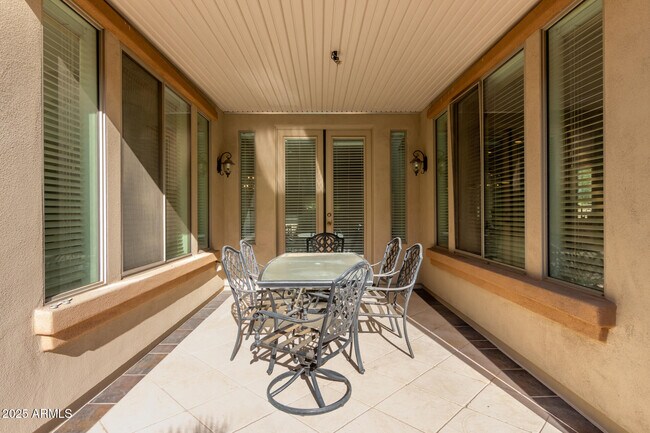 Building Photo - 5811 W Bonanza Ln