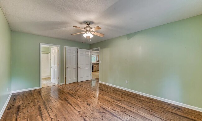 Building Photo - 4320 Comet Ln