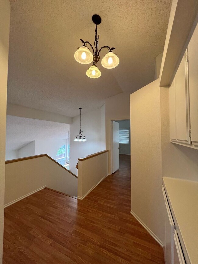 Building Photo - **Beautiful Lake Elsinore 3 Bdrm 2.5 Baths...