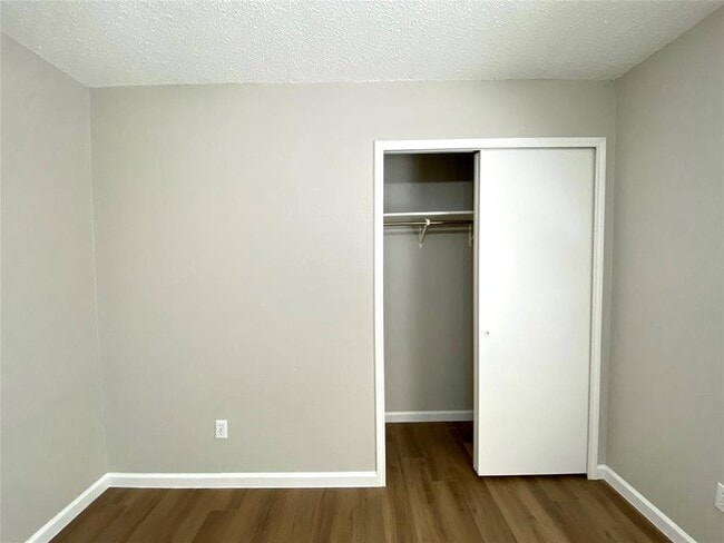 Building Photo - 2101 Jasper Ln