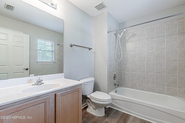 Building Photo - 2141 Stone Creek Dr