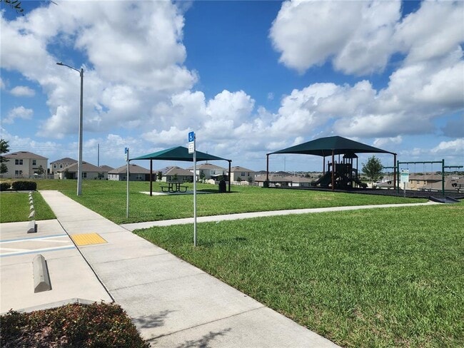 Building Photo - 708 Griffon Ave