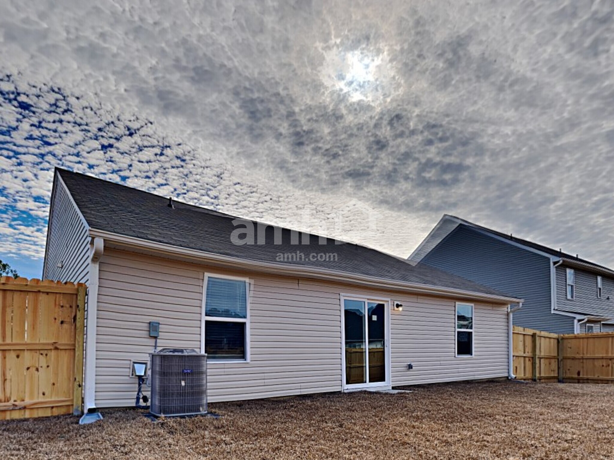 Building Photo - 1325 John Swann St